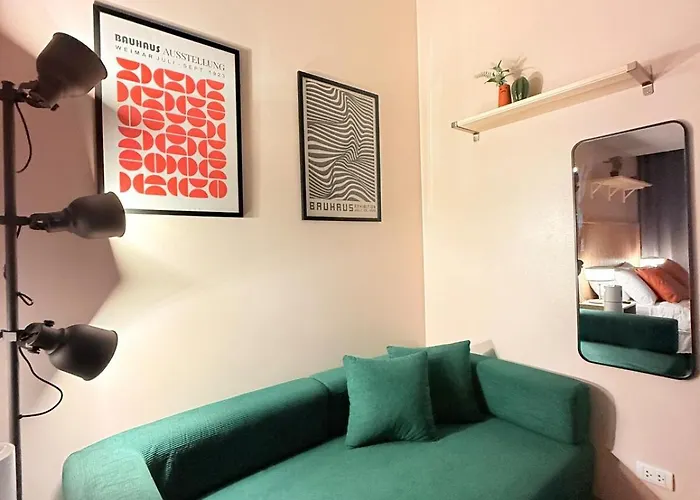 New! Modern & Cozy Space In Uptown Bgc Near Mall Backhome2 * Manila