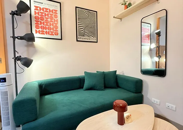 New! Modern & Cozy Space In Uptown Bgc Near Mall Backhome2