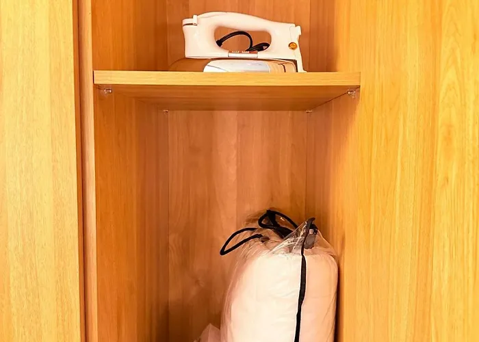New! Modern & Cozy Space In Uptown Bgc Near Mall Backhome2 * Manila
