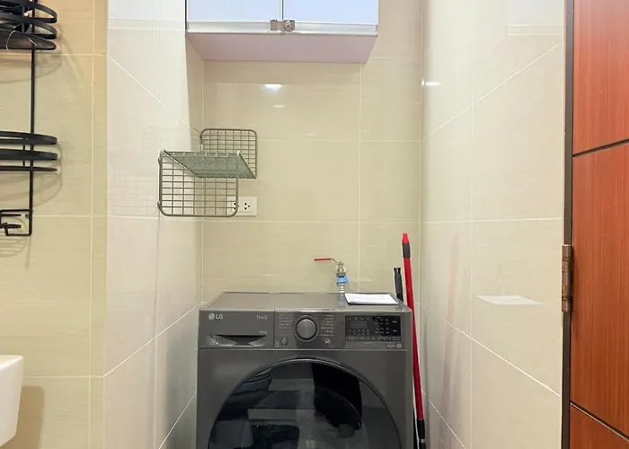Apartment New! Modern & Cozy Space In Uptown Bgc Near Mall Backhome2 Manila
