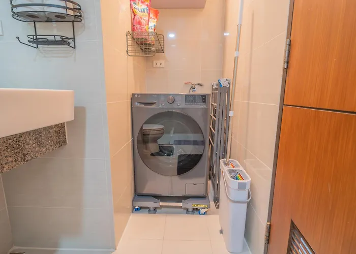 Apartment New! Modern & Cozy Space In Uptown Bgc Near Mall Backhome2