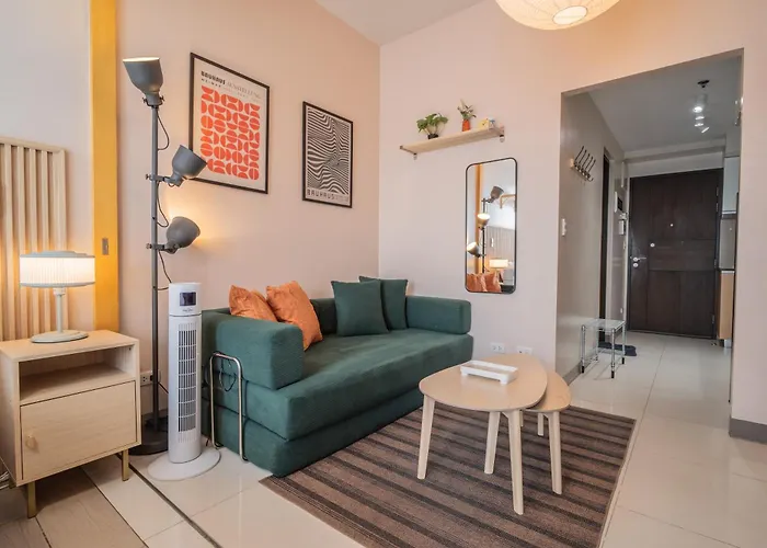 Apartment New! Modern & Cozy Space In Uptown Bgc Near Mall Backhome2 Manila