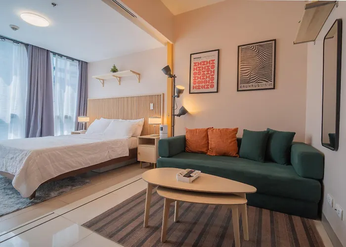 Apartment New! Modern & Cozy Space In Uptown Bgc Near Mall Backhome2