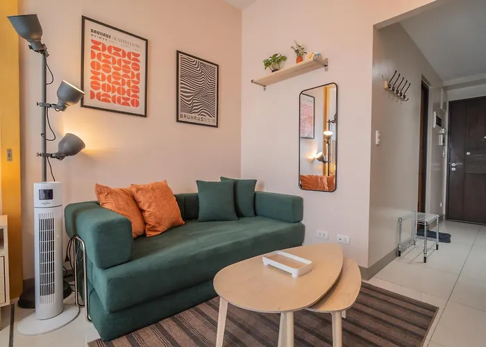 New! Modern & Cozy Space In Uptown Bgc Near Mall Backhome2 * Manila
